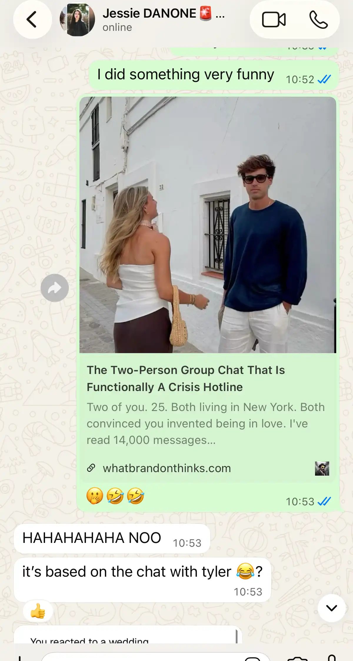 Jemand auf WhatsApp kriegt sich nicht mehr ein, als der Report über einen Ex im Chat landet.