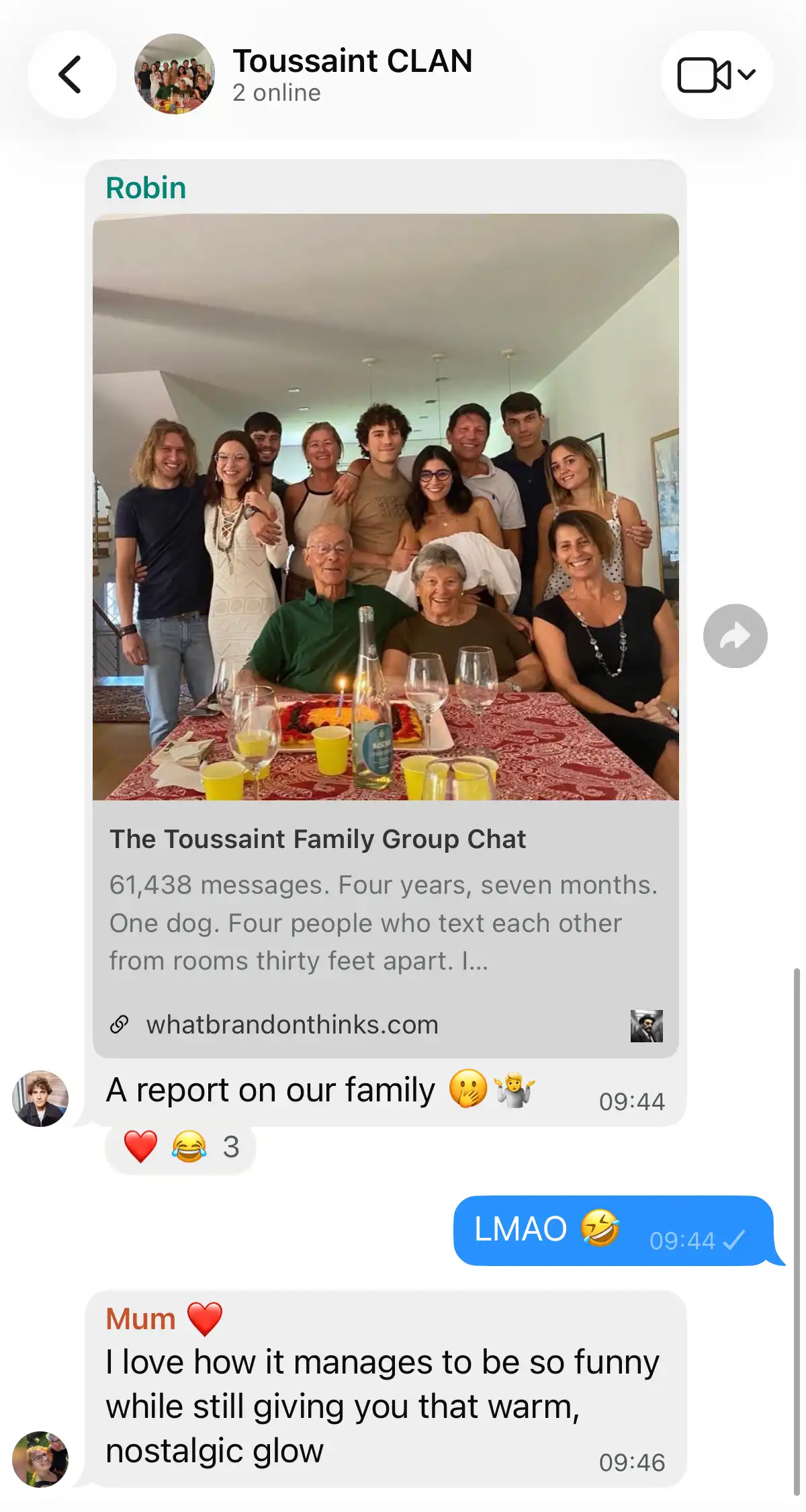 Eine WhatsApp-Gruppe der ganzen Verwandtschaft reagiert, sobald jemand den Report teilt.
