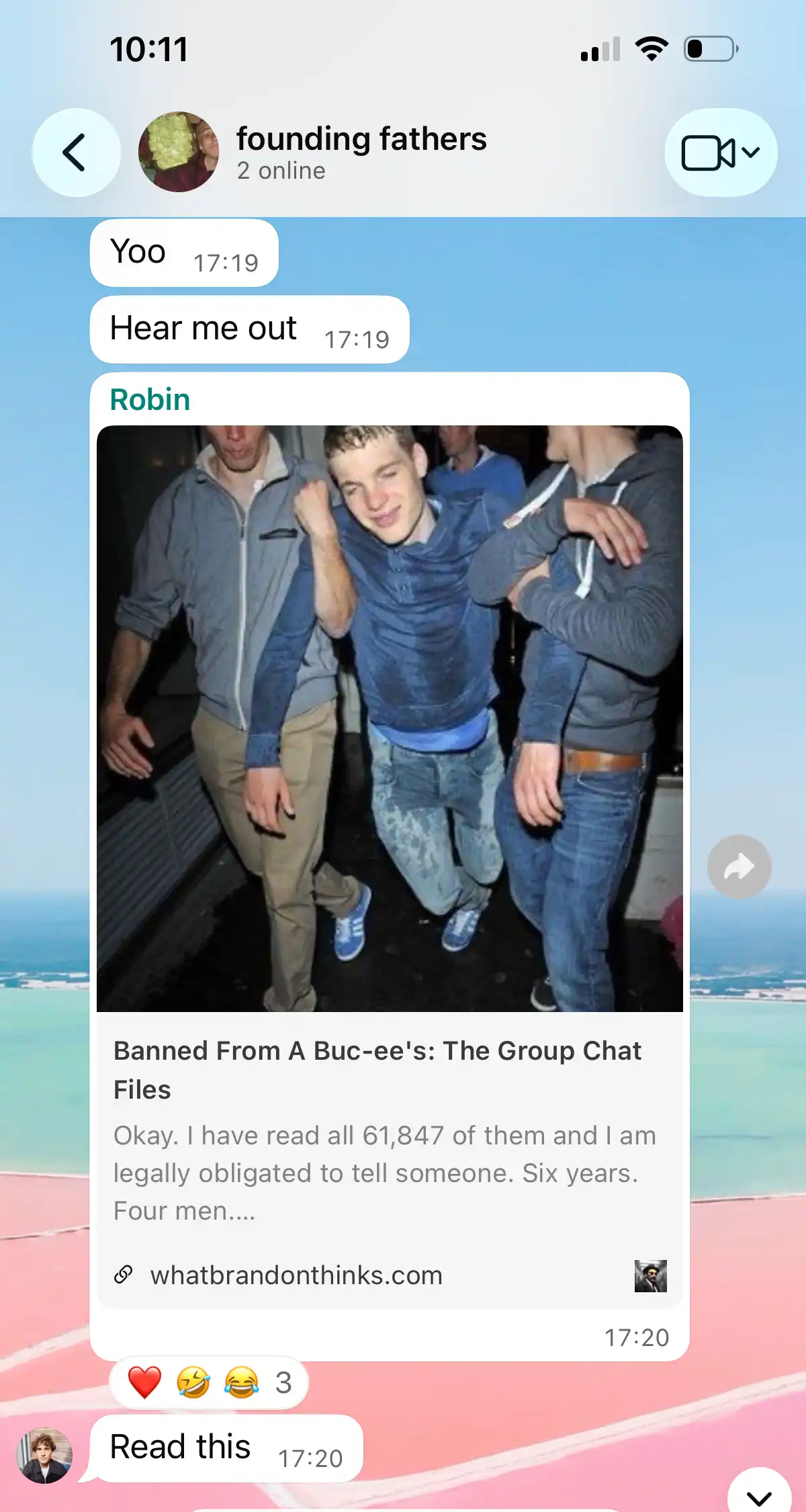 Ein Jungs-Gruppenchat geht durch die Decke, nachdem jemand den Report reingeschickt hat.